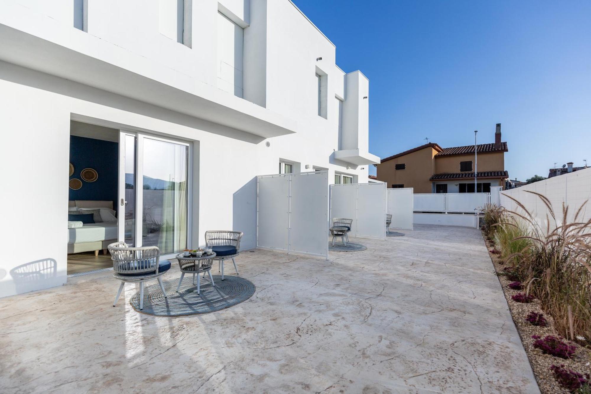 Delphis Pula Rooms Exterior photo